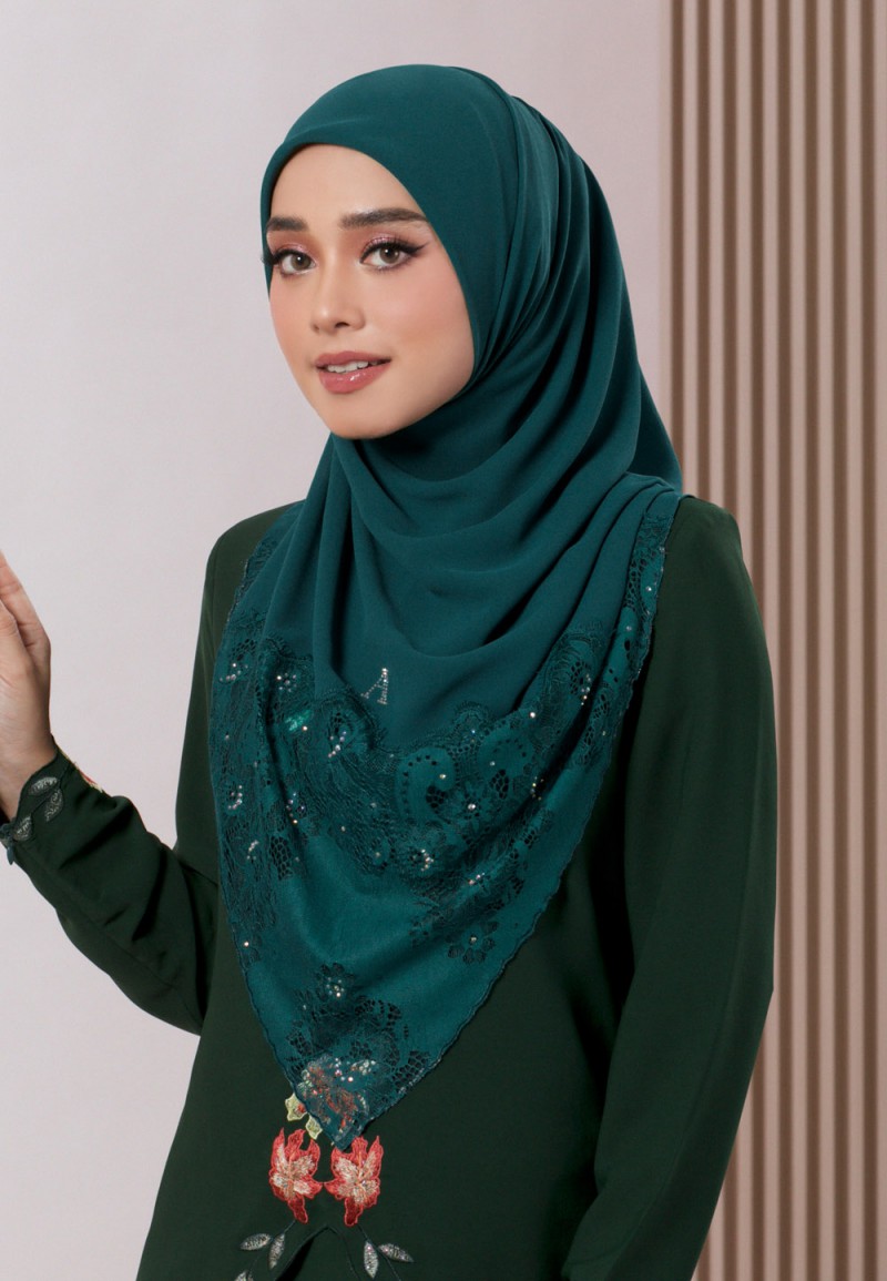SQUARE PRIMROSE PLAIN LACE DIAMOND 249
