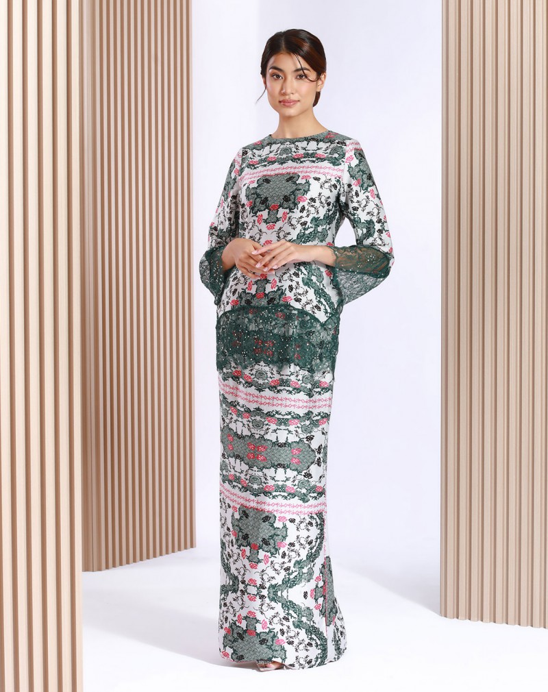 QASEH BAJU KURUNG