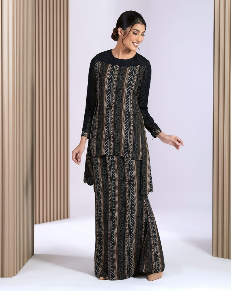 JELITA BAJU KURUNG