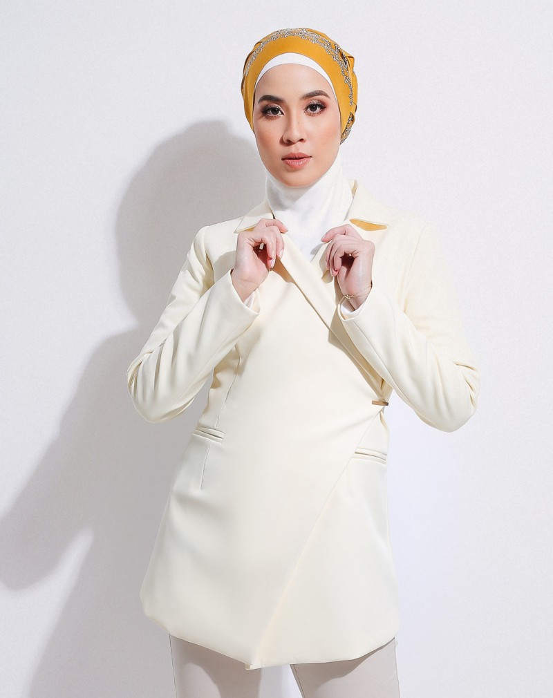 CAREELA BLAZER