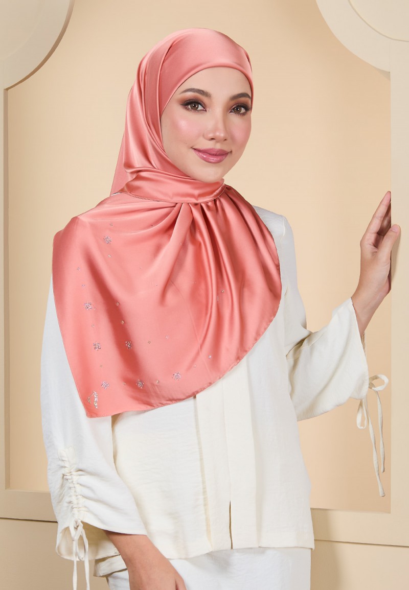 SQ GRACE FAYRA PLAIN DIAMOND