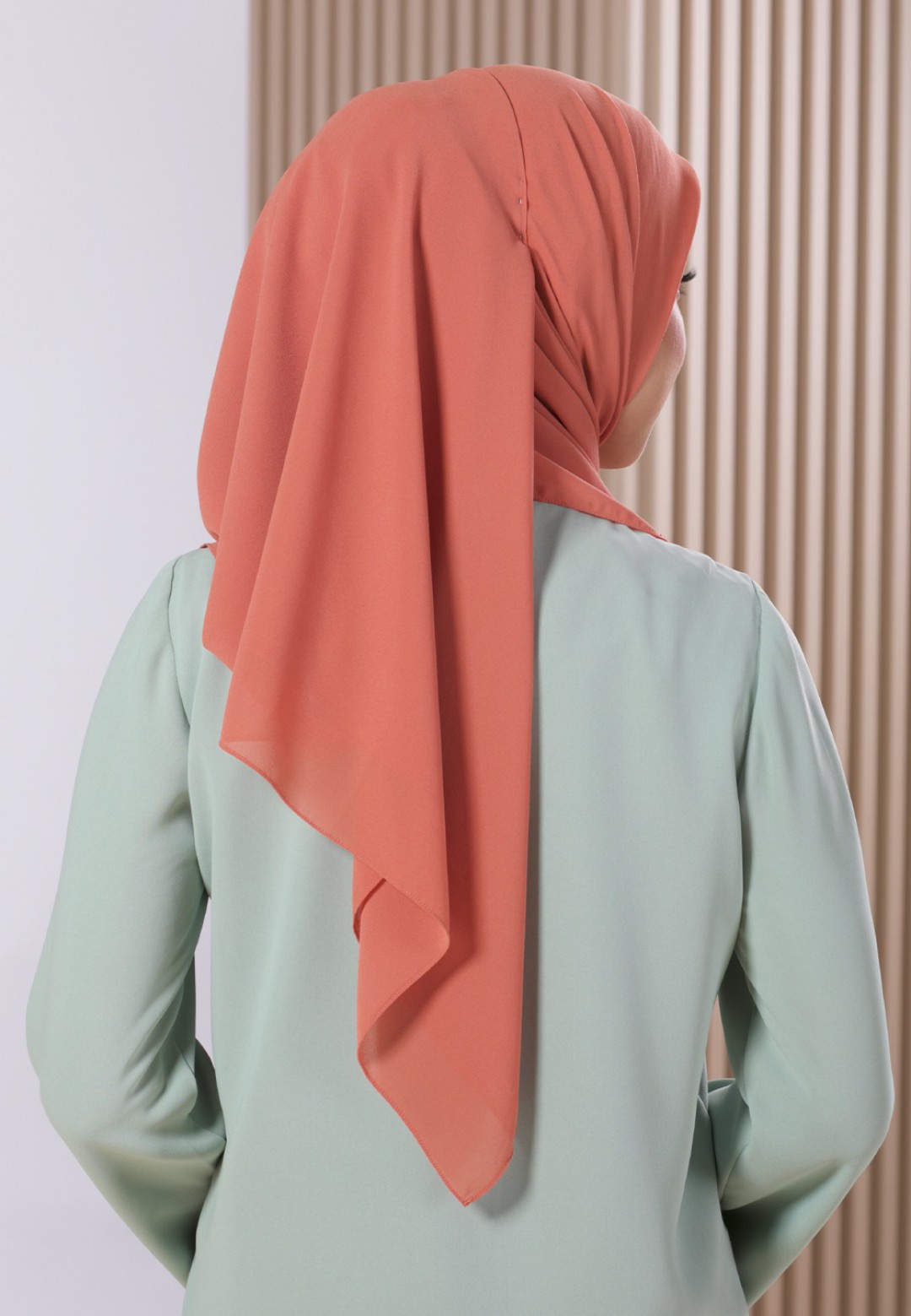 SQUARE PRIMROSE PLAIN LACE DIAMOND 249