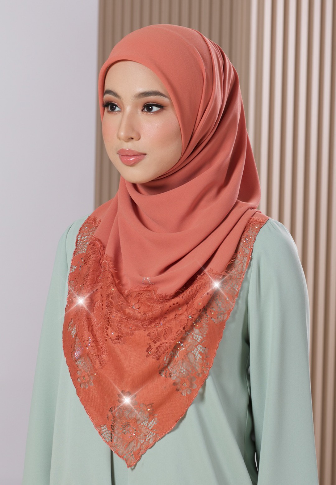 SQUARE PRIMROSE PLAIN LACE DIAMOND 249