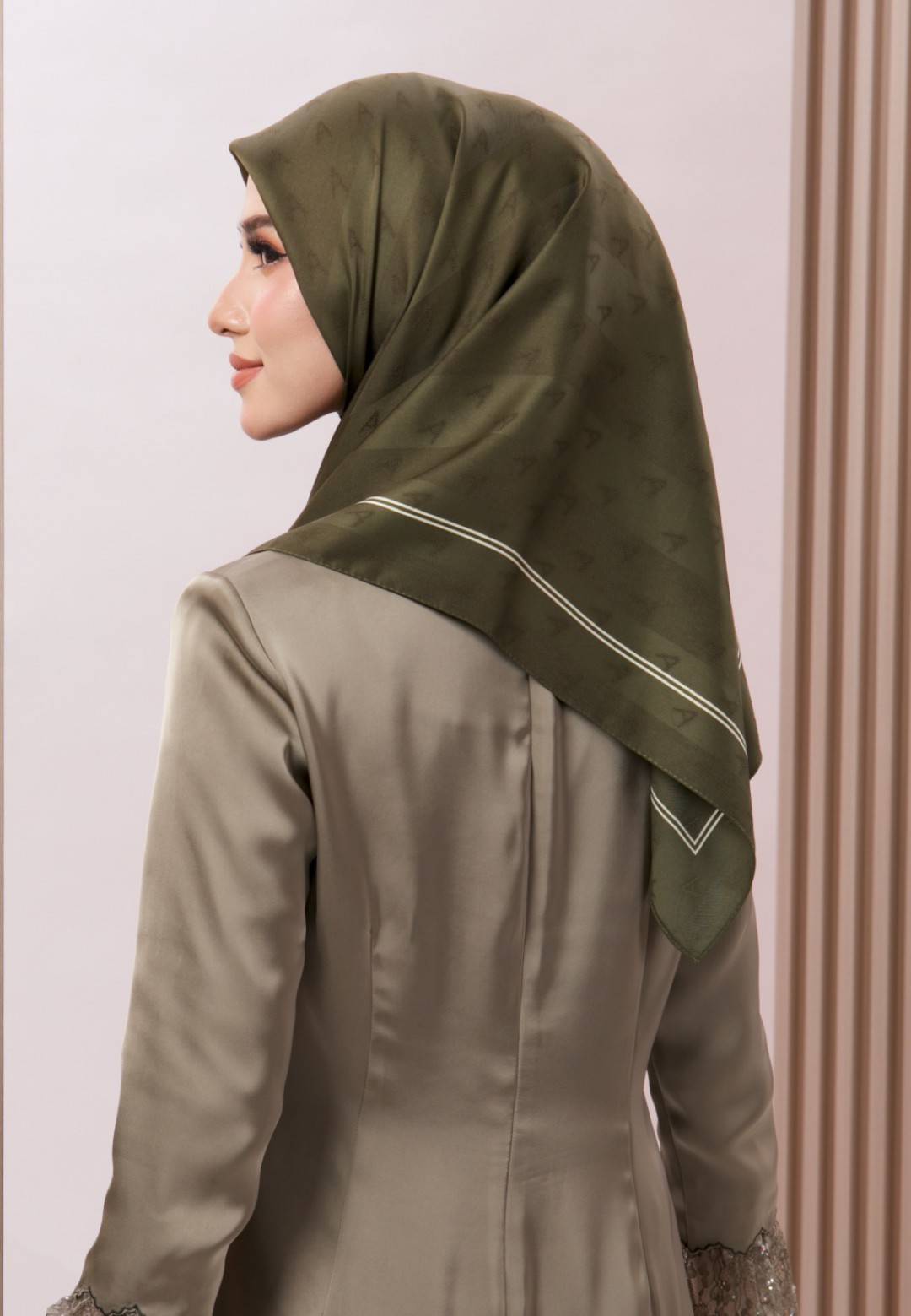 SQ JACQUARD TWILL BORDER (MINI) 189 (B2)