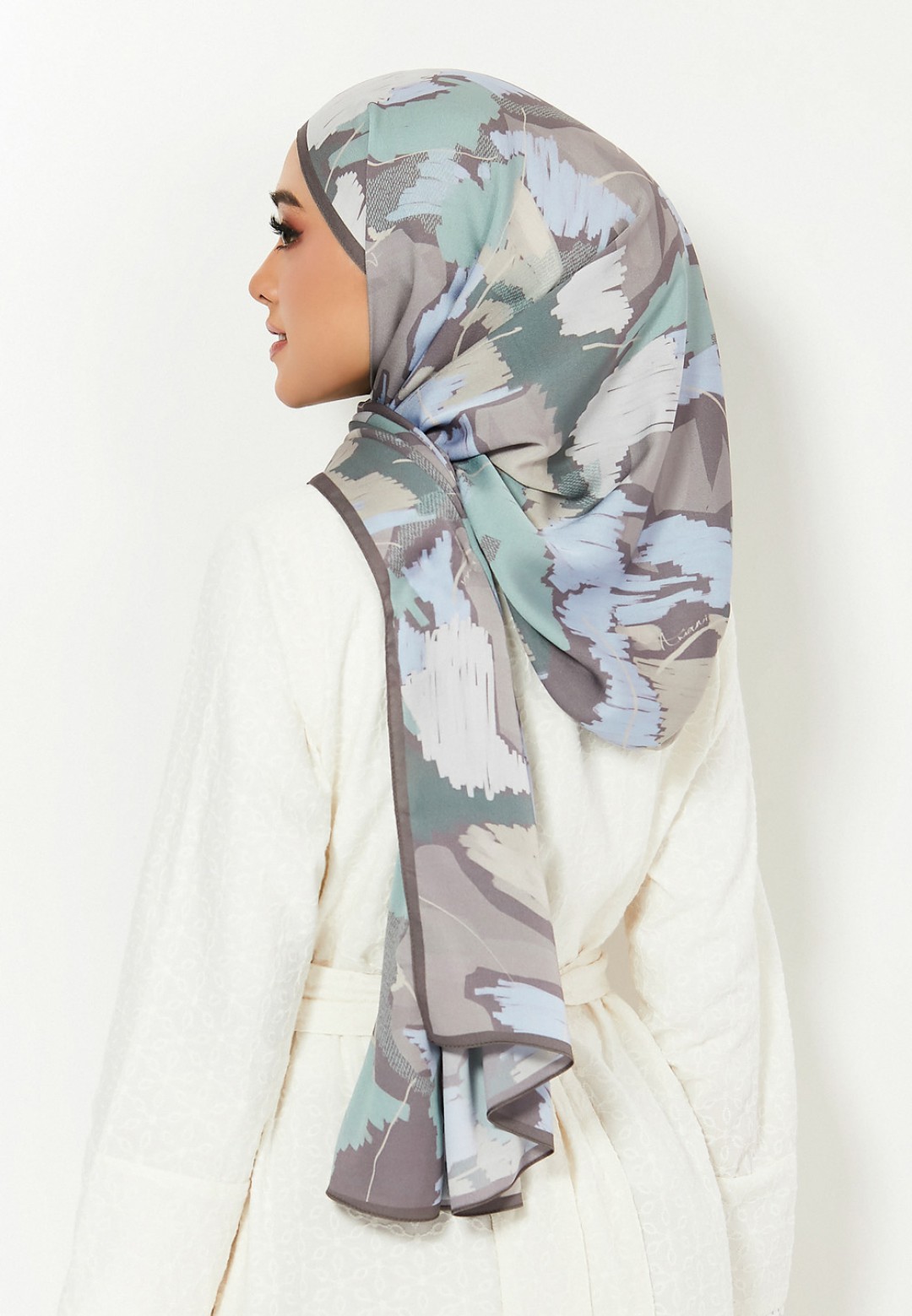 THE DREAMSCAPE SHAWL PRINTED
