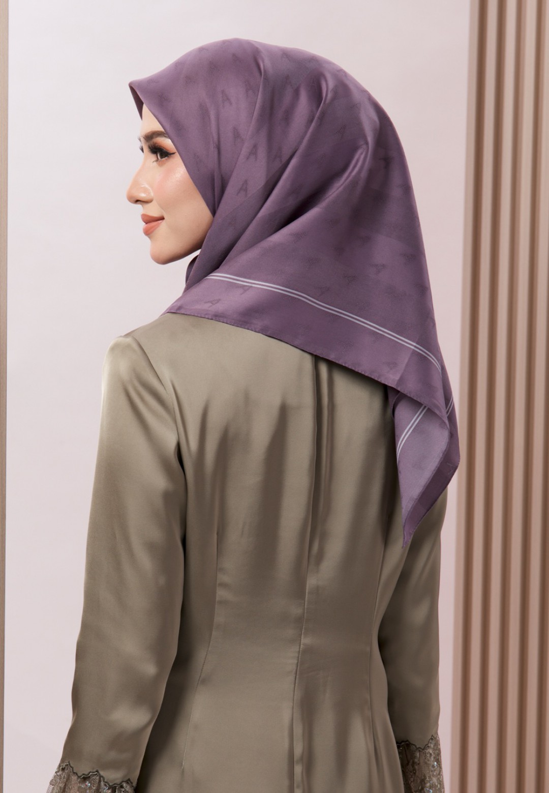 SQ JACQUARD TWILL BORDER (MINI) 189 (B2)