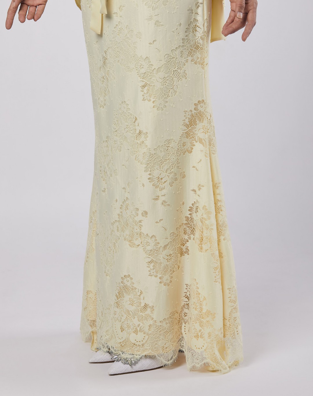 GHAZLINA BAJU KURUNG