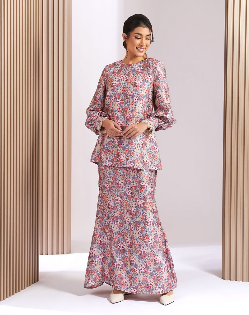 LEIA BAJU KURUNG
