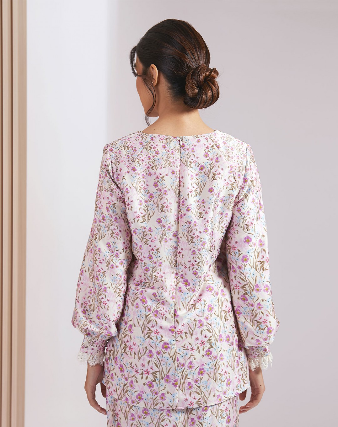 LEIA BAJU KURUNG