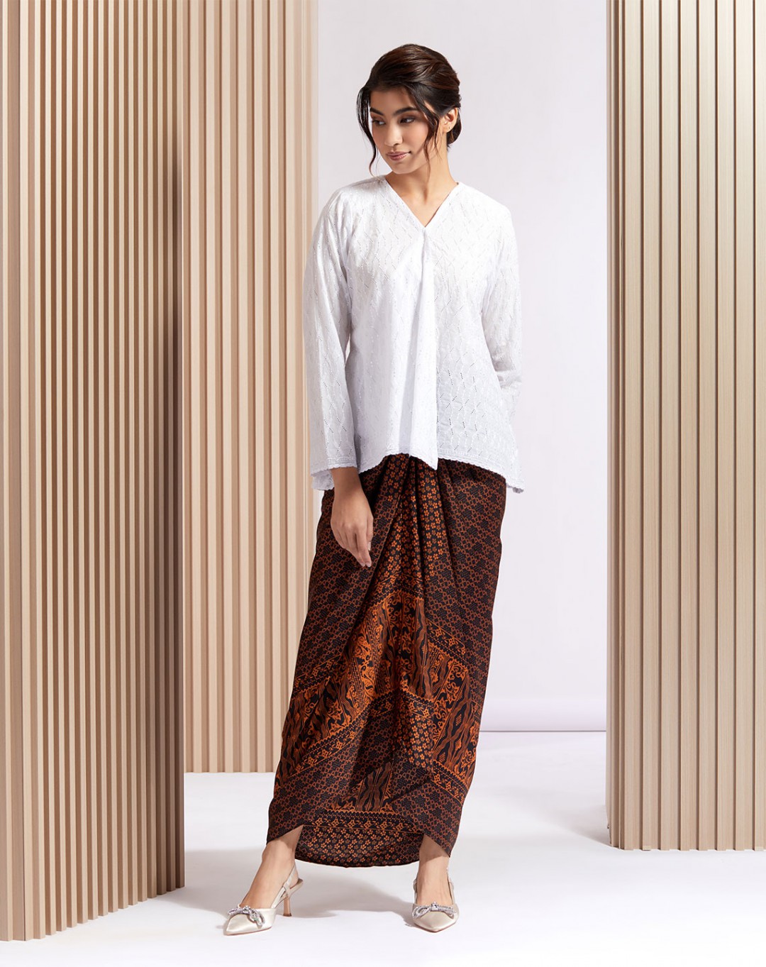 NALEEN BAJU KURUNG
