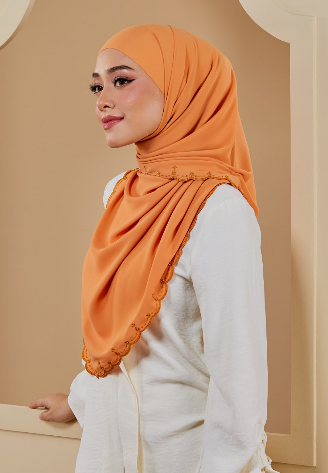 SHAWL EMBROIDERY DAHLIA