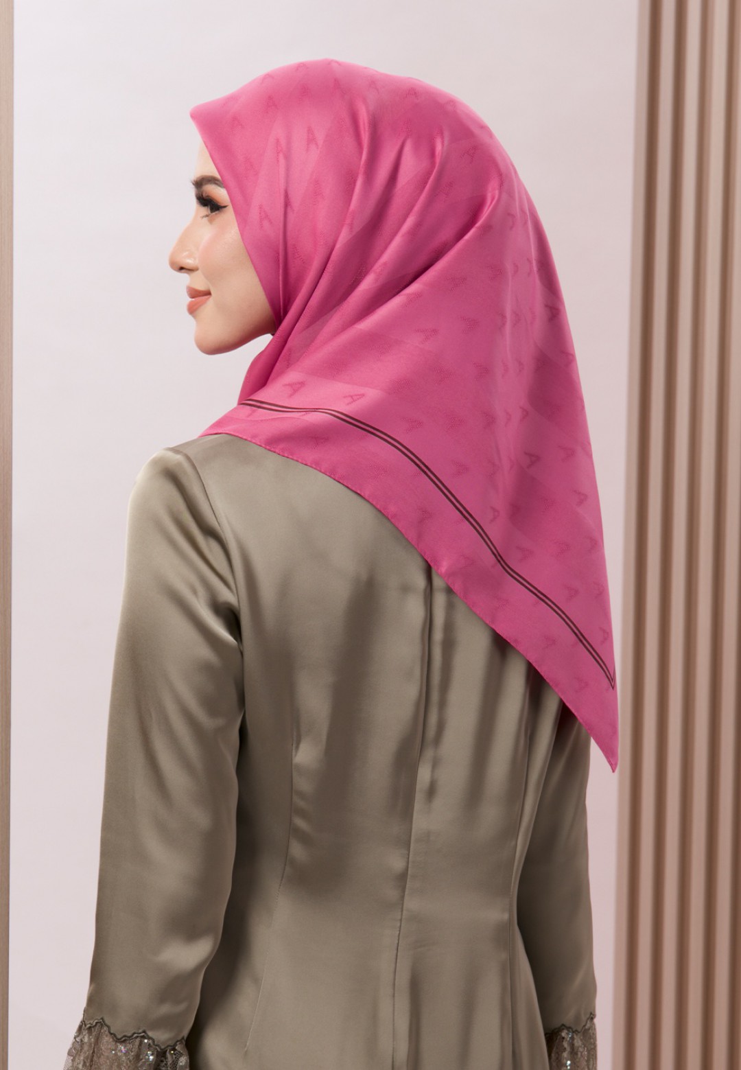 SQ JACQUARD TWILL BORDER (MINI) 189 (B2)