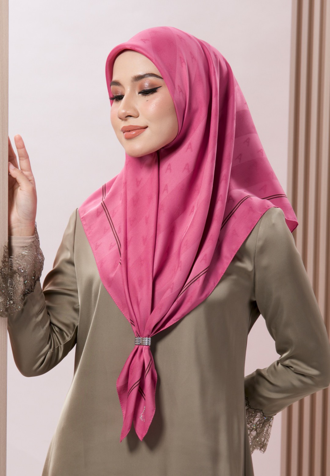 SQ JACQUARD TWILL BORDER (MINI) 189 (B2)