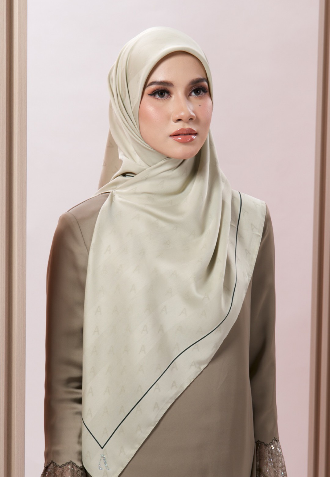 SQ JACQUARD TWILL BORDER (STD) 199 (B2)