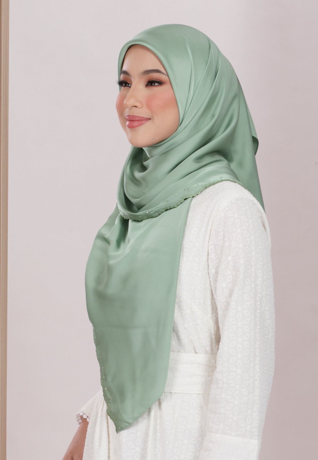 SQ 298 GRACE EMBROIDERY PLAIN DIAMOND