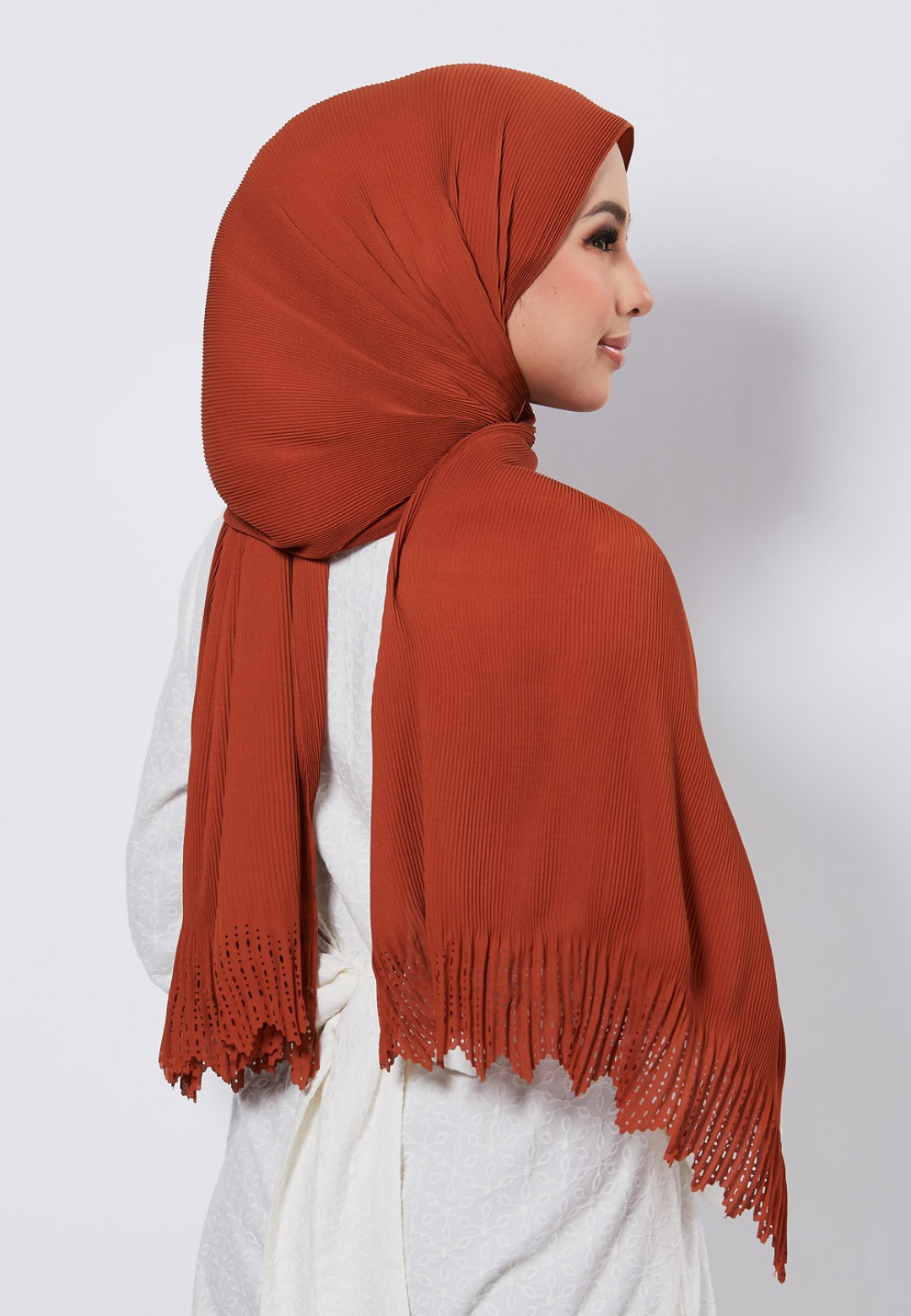 SHAWL LASERCUT PRETTY PLEATS 209
