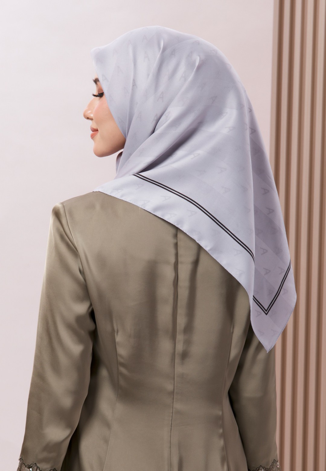SQ JACQUARD TWILL BORDER (MINI) 189 (B2)