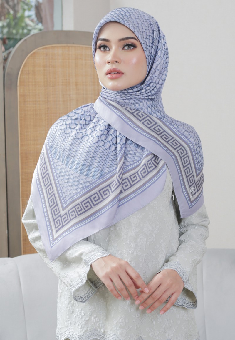 SQUARE MADELINE PRINTED 179