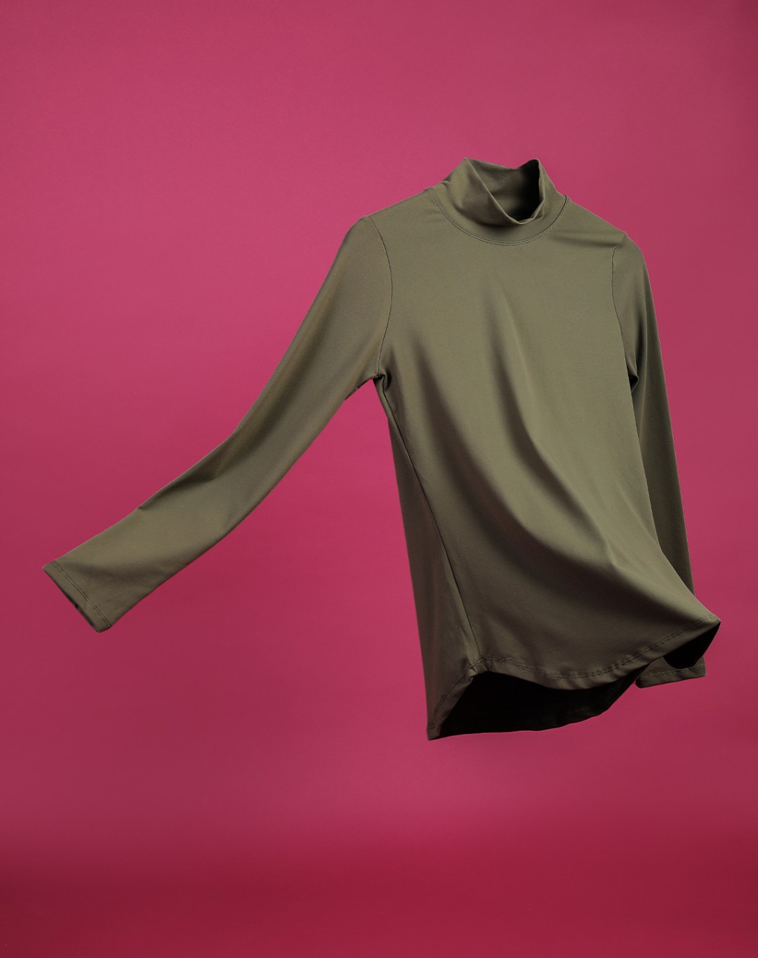 SWOOSH HIGH-NECK TOP