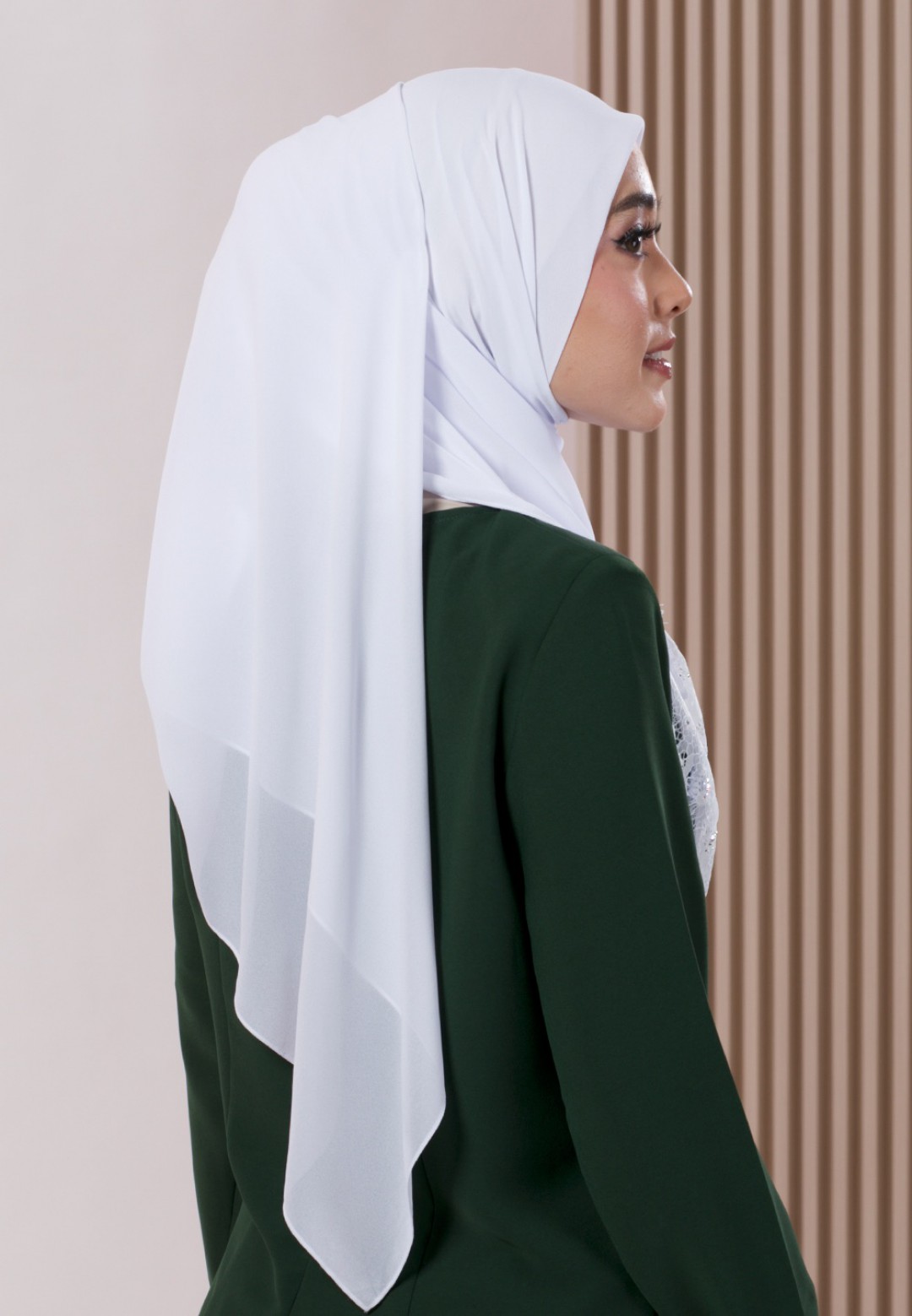 SQUARE PRIMROSE PLAIN LACE DIAMOND 249