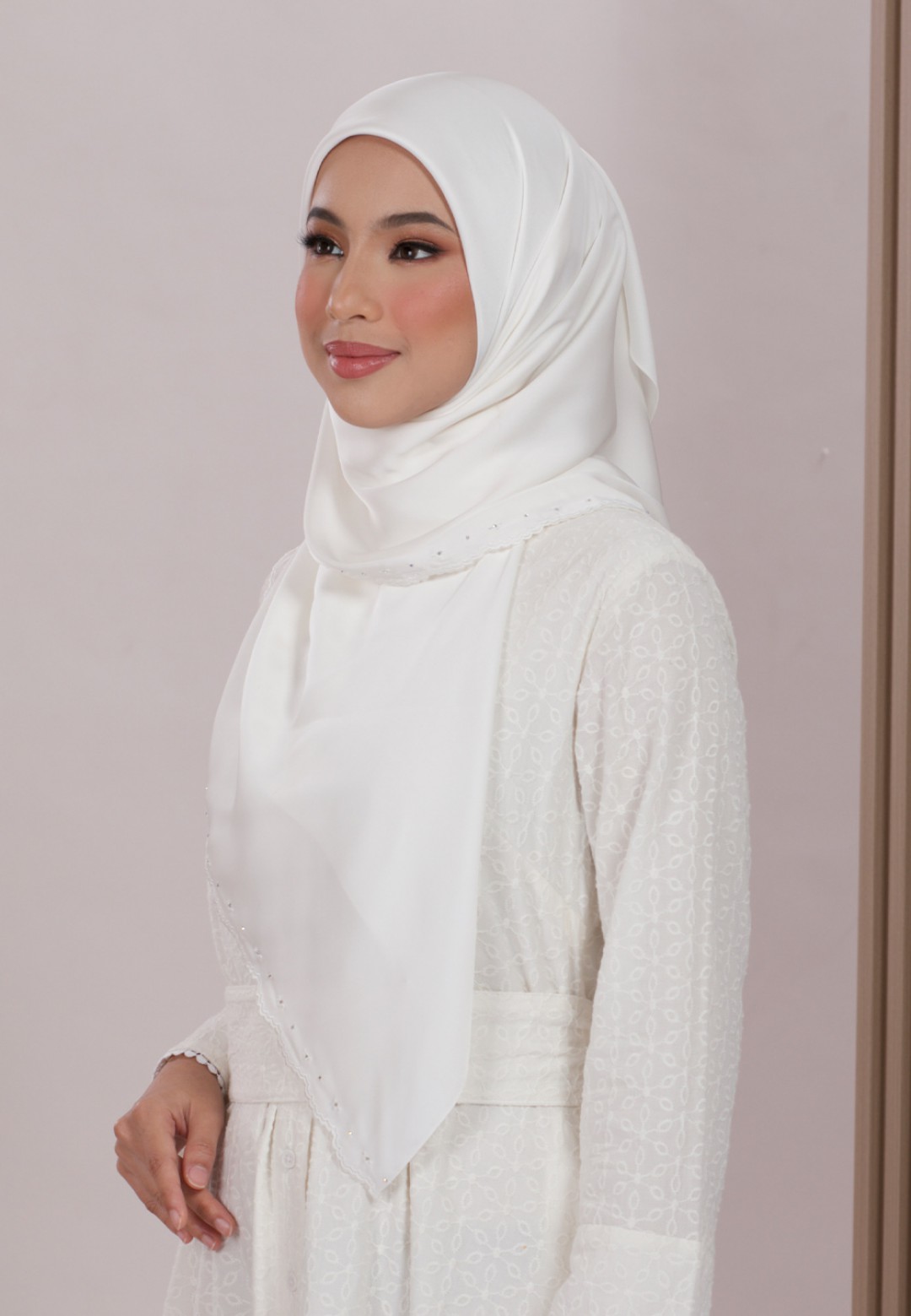 SQ 298 GRACE EMBROIDERY PLAIN DIAMOND