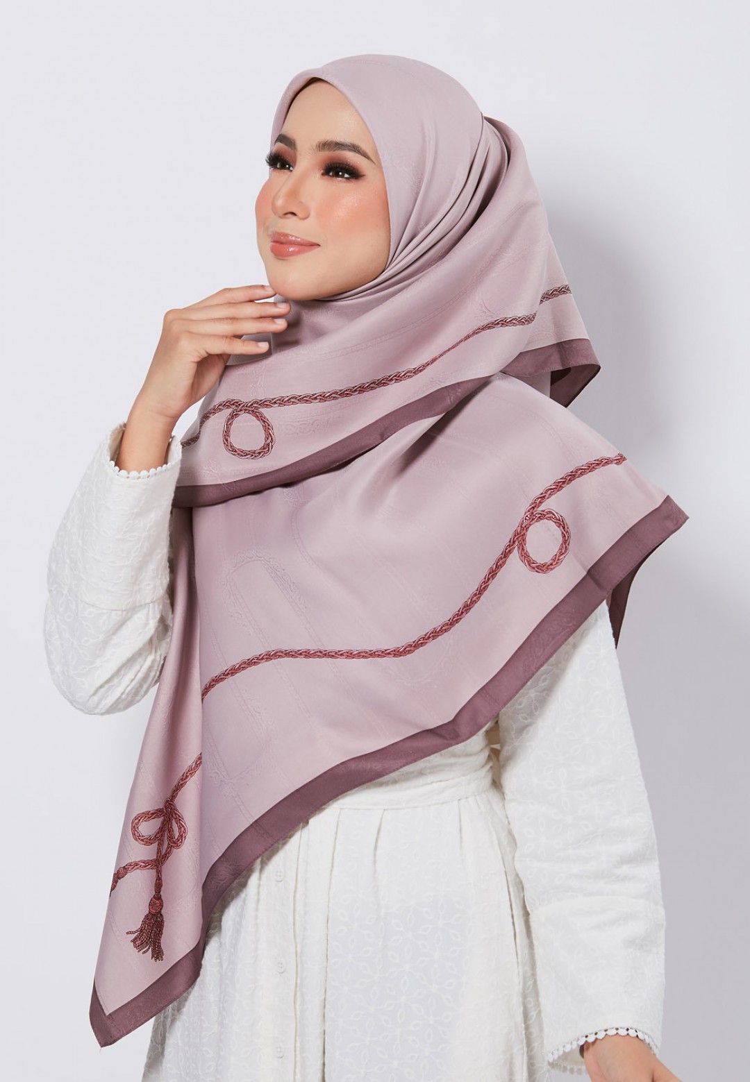 SQ 199 MAYRAA JACQUARD TWILL